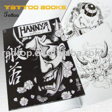 El libro más nuevo del diseño del tatuaje y la imagen y la plantilla